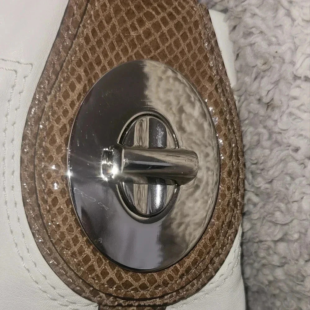 Coach Cream and Brown Hobo Bag - Picture 13 of 16